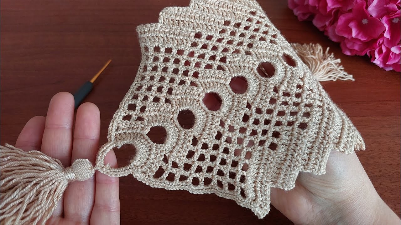 WONDERFUL How to make an eye-catching, supla beautiful, stylish crochet ranır lace? shawl, blouse