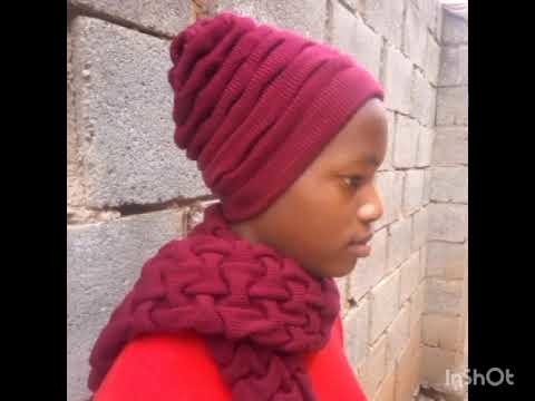 Knitted beanie using smocking method