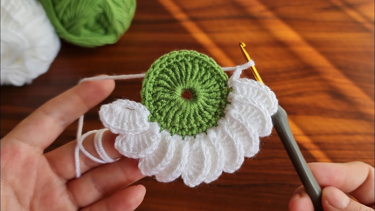 Wow!. ????Amazing!.  Super Easy 3D Crochet Knitting Flower  Motif - Tığ İşi Şahane Motif Örgü Modeli. 
