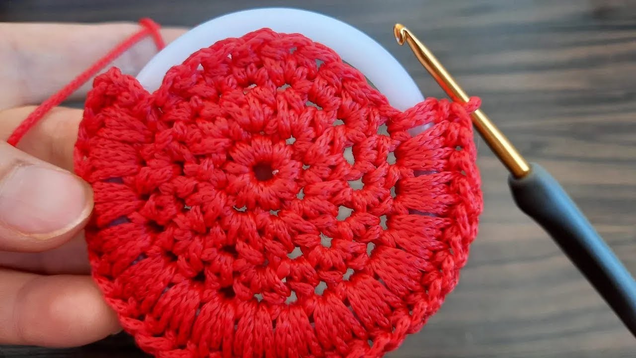 WOW WONDERFUL???? What did I do with the plastic ring  My friend liked it very much TREND CROCHET IDEA!