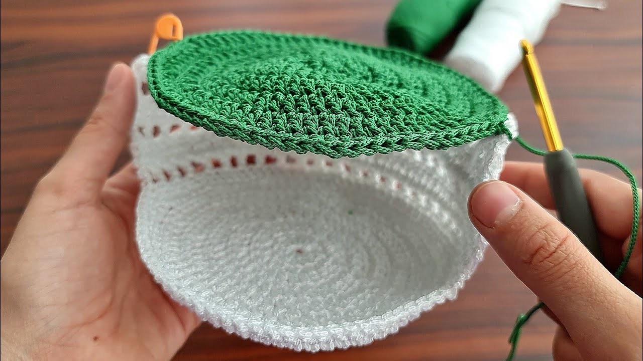 INCREDIBLE ???? How to make a very useful crochet napkin holder✔Tığ işi çok güzel örgü peçetelik yapımı
