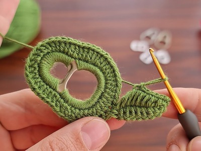 Wow!!! super idea how to make eye catching crochet key chain ✔ Vay! süper fikir tığ işi anahtarlık.