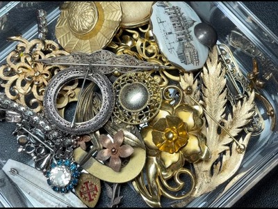 Friday MixUp How to Date Brooches and Pins!  Identify different Brooch Backs Victorian to Present