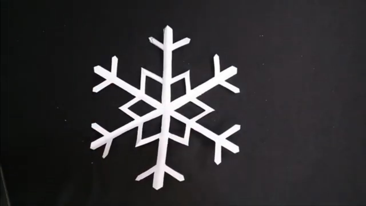 How to make easy paper snowflakes.paper snowflakes 5 minute crafts.paper snowflakes craft