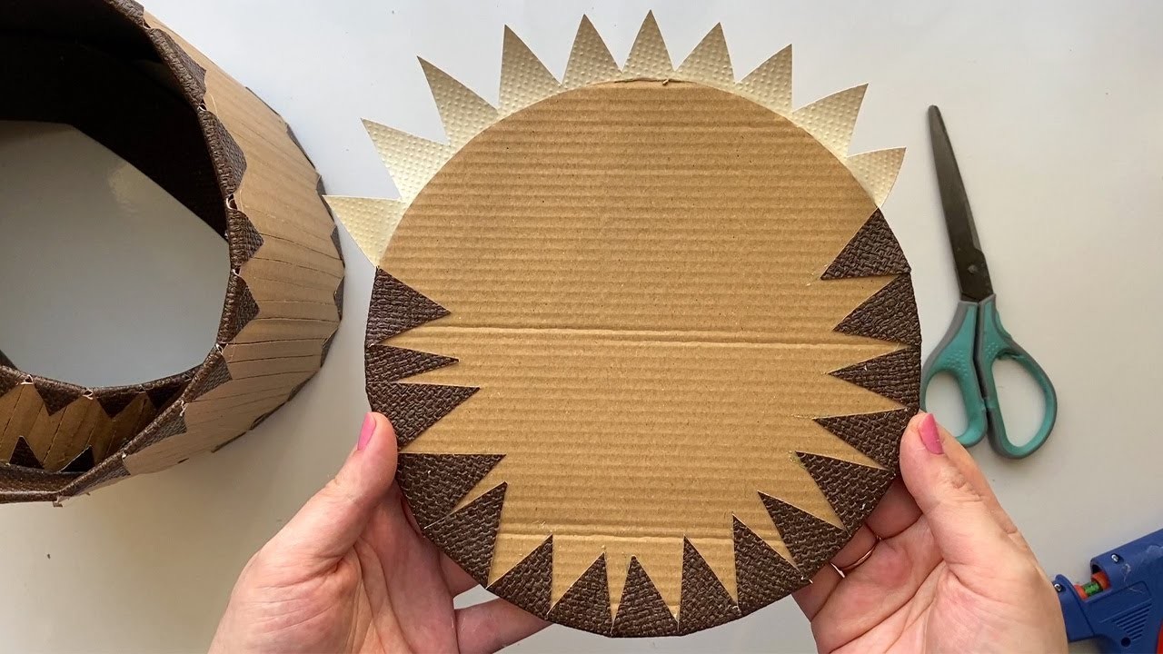 DIY Wicker basket made of cardboard and baking paper