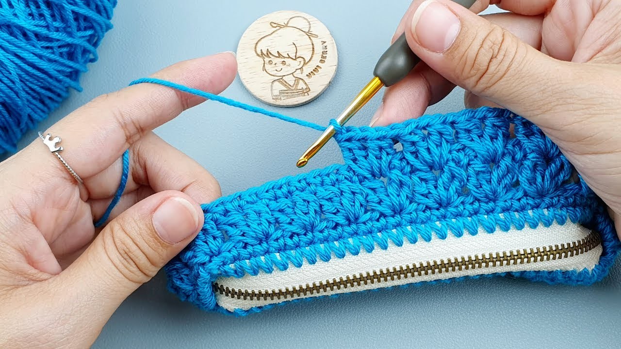 Crochet Zipper Purse | Beginners Friendly Crochet Small Purse step by step | ViVi Berry DIY