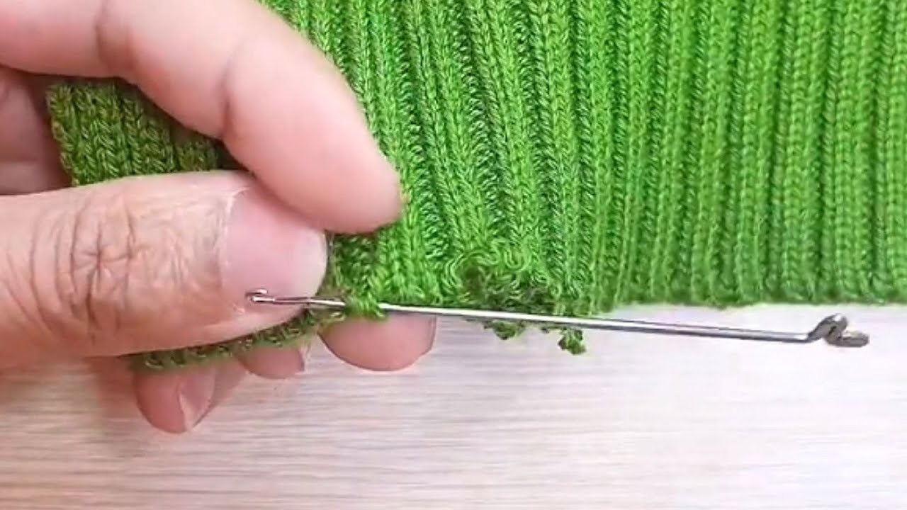 How to Perfectly Repair the Hem of a Torn Knit Sweater