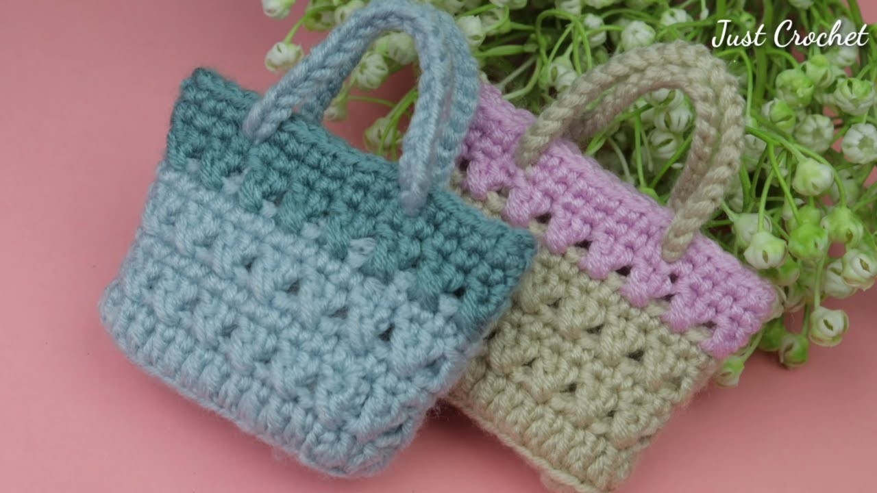 Looks Perfect! How to crochet a very easy mini bag for beginners. fabulous crochet bag!