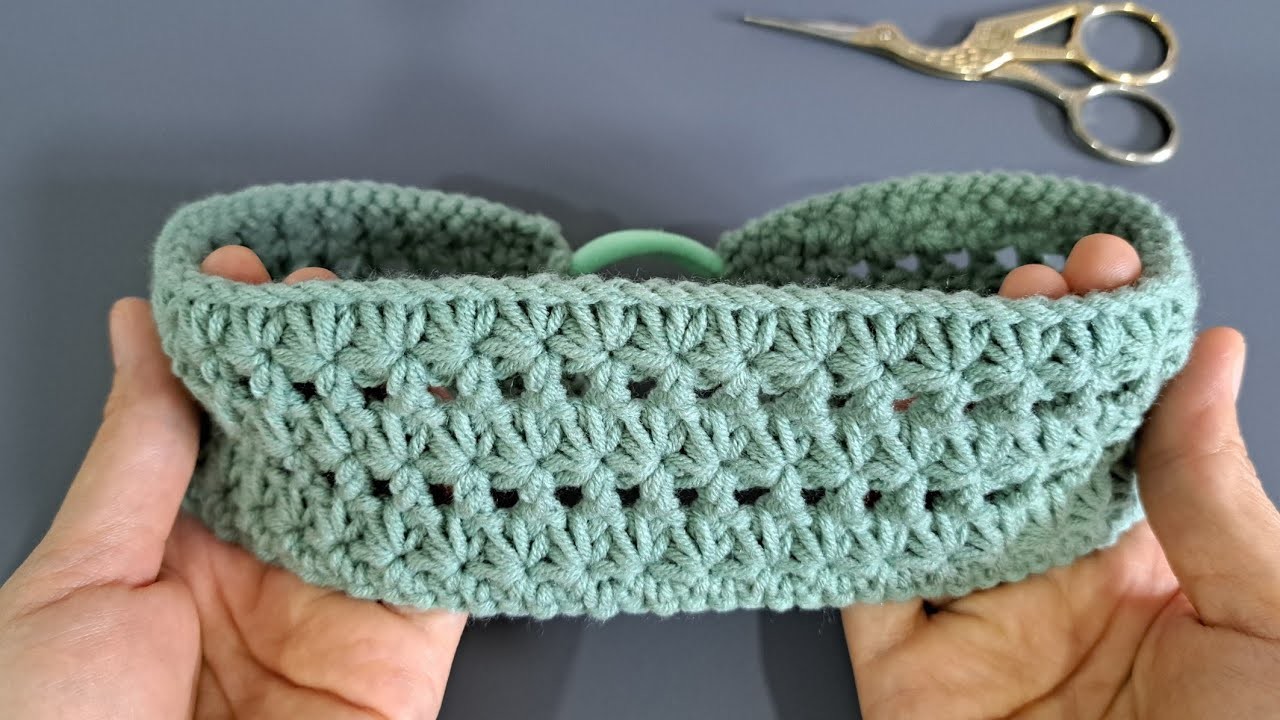 So cute! Crochet headband. Air star stitch