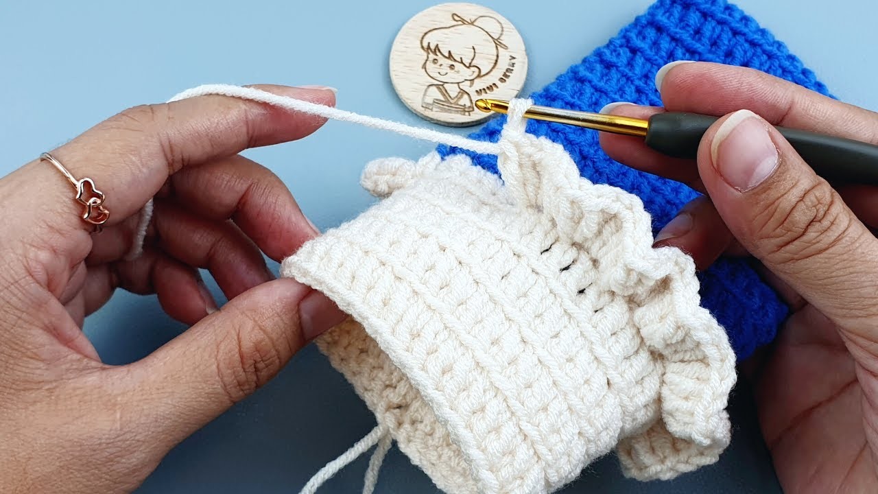 Such an Easy How to Crochet Phone Bag with Double Crochet Stitch | ViVi Berry DIY