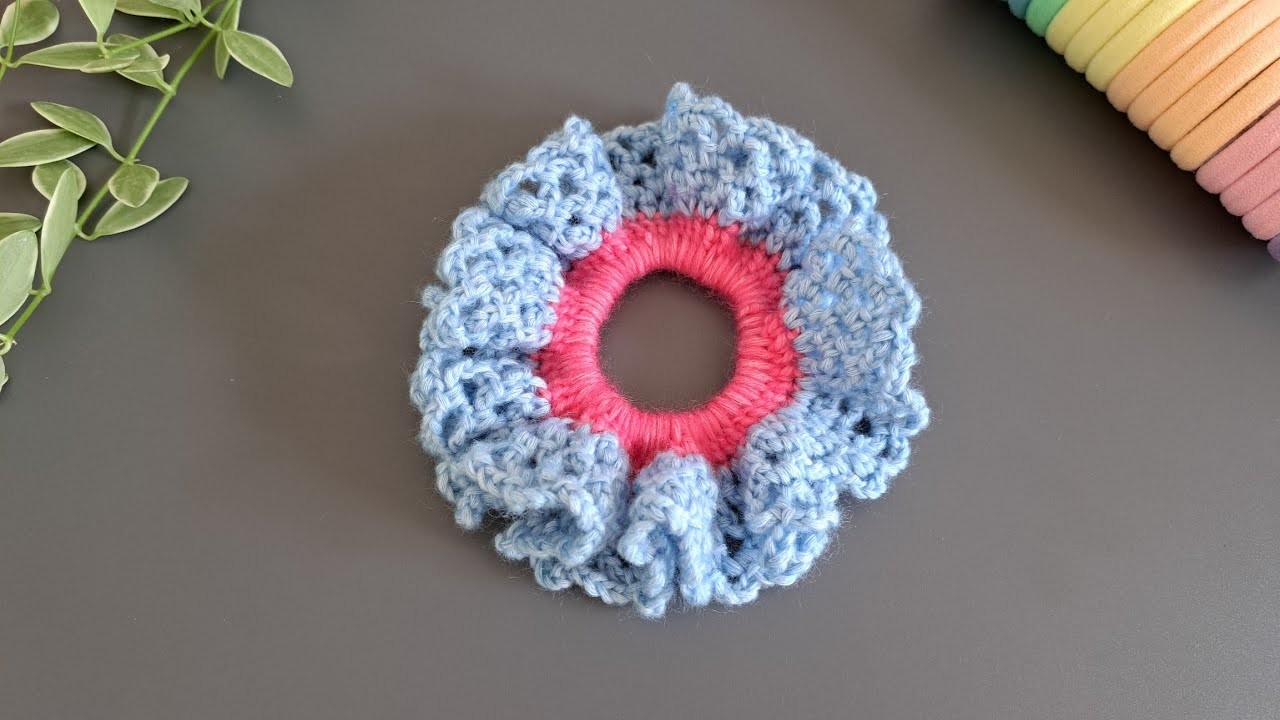 Super easy crochet hair scrunchies. Beginner friendly.