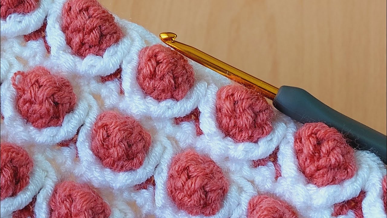 Surprise pompoms can be used in many different projects a great crochet. ponponlu tığ işi