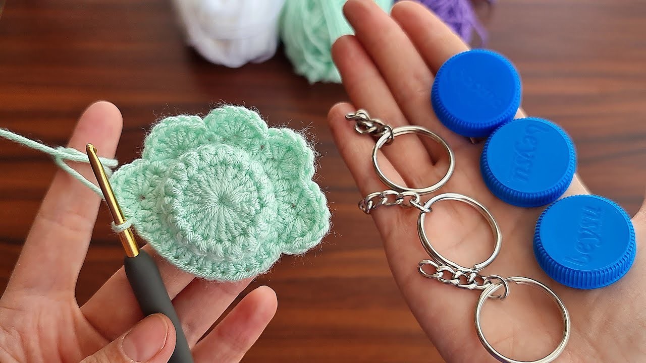 Wow! super idea how to make eye catching crochet key chain ✔ Vay! süper fikir tığ işi anahtarlık ????