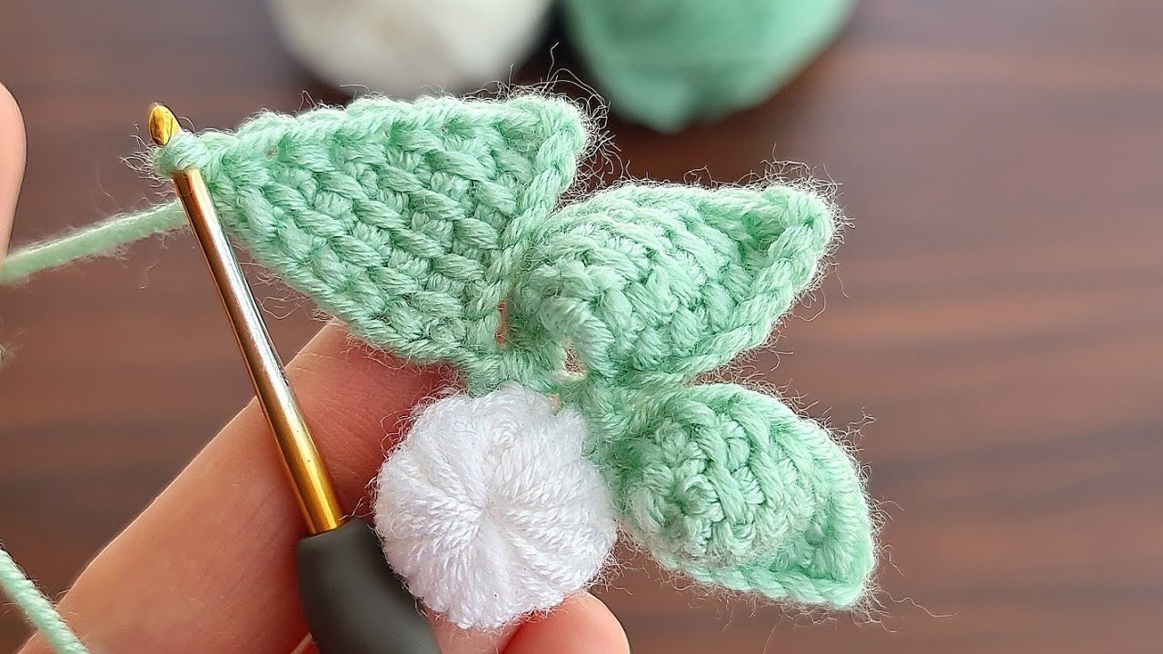 SUPER BEAUTIFUL????MUY BONİTO Very easy beautiful crochet flower model flower making.