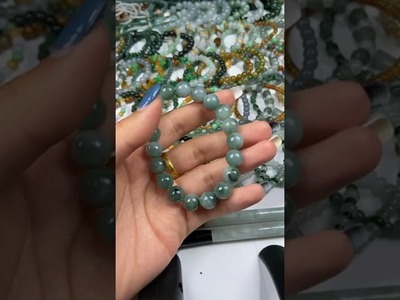 Vlog tutorial on how to arrange colorful bracelets 1