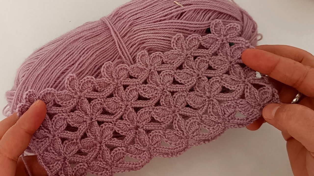 Wow on request???? very beautiful! only 2 rows of easy crochet stitch pattern