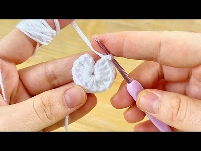 Amazing idea!!  Learn how to make a charming crochet pencil holder