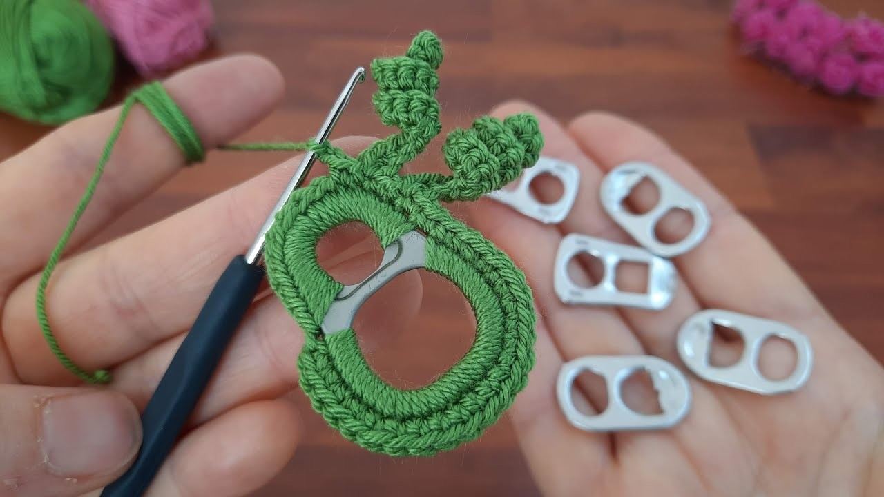 WONDERFUL ???? look what I've done with the cola snap ring caps. Very Cute Octopus gift keychain making