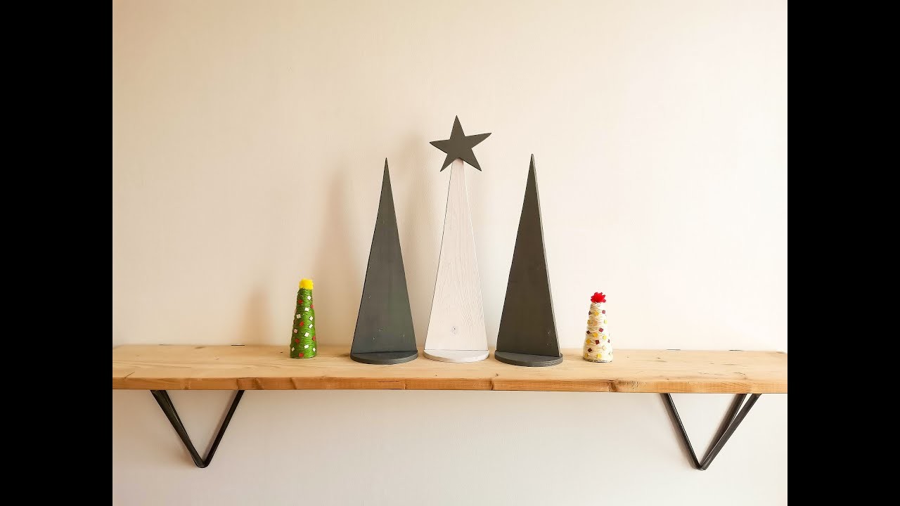 DIY pallet wooden Christmas trees as Christmas decorations