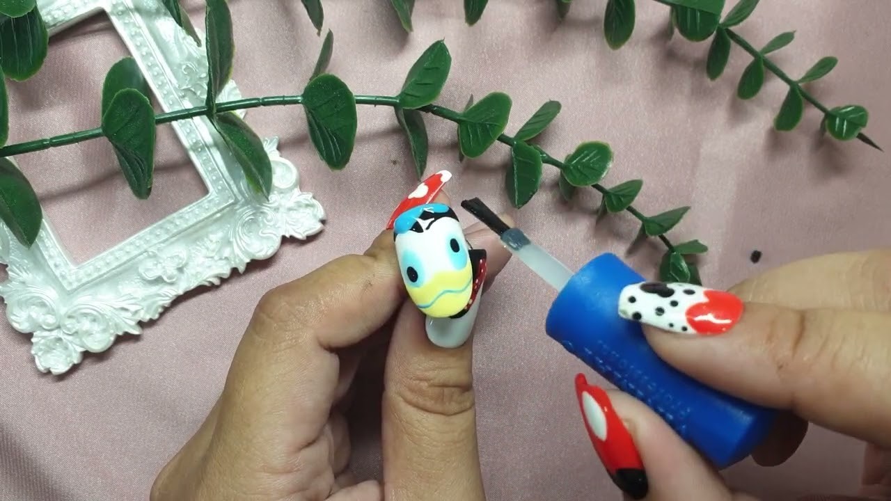 QING QUAN DE NAILS - Create A Simple Christmas Nail Design That Must Be Tried Once A Year