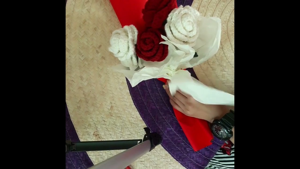 Vlog 53- Rose Crochet bouquet (Perfect for Valentine's day!)