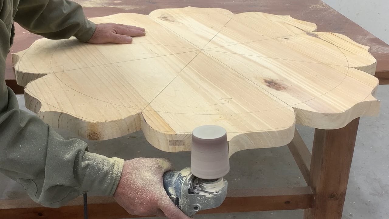 Amazing Siklful Woodworking - Beautiful Flower Shaped Art Table Design