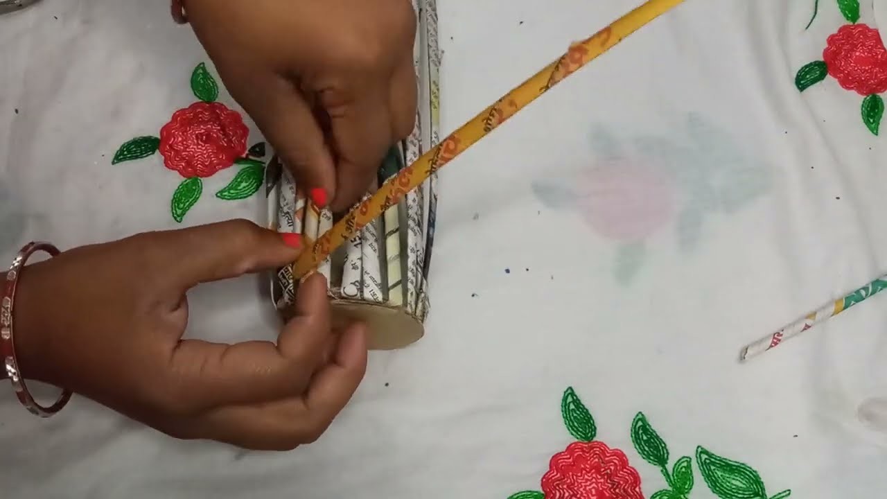 How to make pen stend with news paper, home decor idea, paper craft #archanakiduniya #youtubevideo