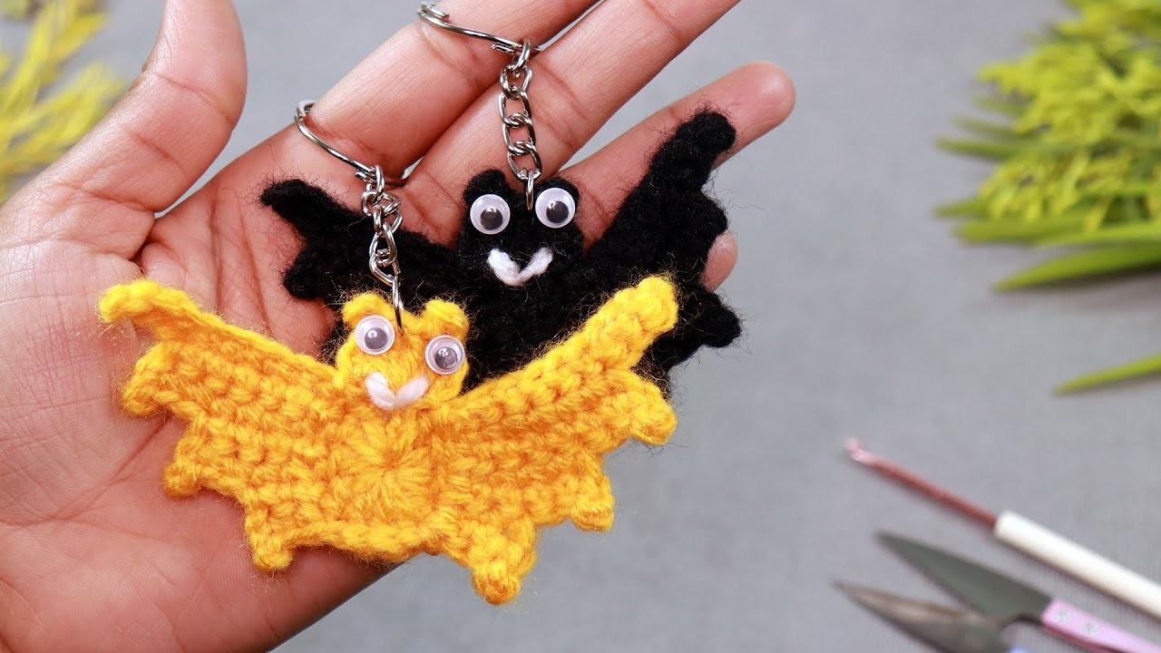 Crochet Cute Little Bat ???? Keychain | How to Make a Bat Applique | Easy Crochet Bat Pattern