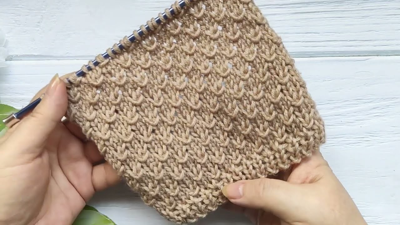 Easy Relief Knit Stitch| Einfaches Reliefmuster stricken | Punto a rilievo ai ferri | Punto relieve