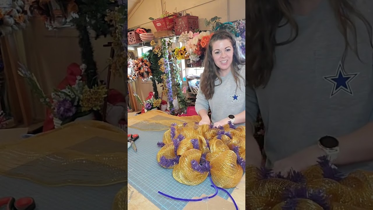 Mardi Gras wreath made with deco mesh.how to.tutorial.This video was LIVE