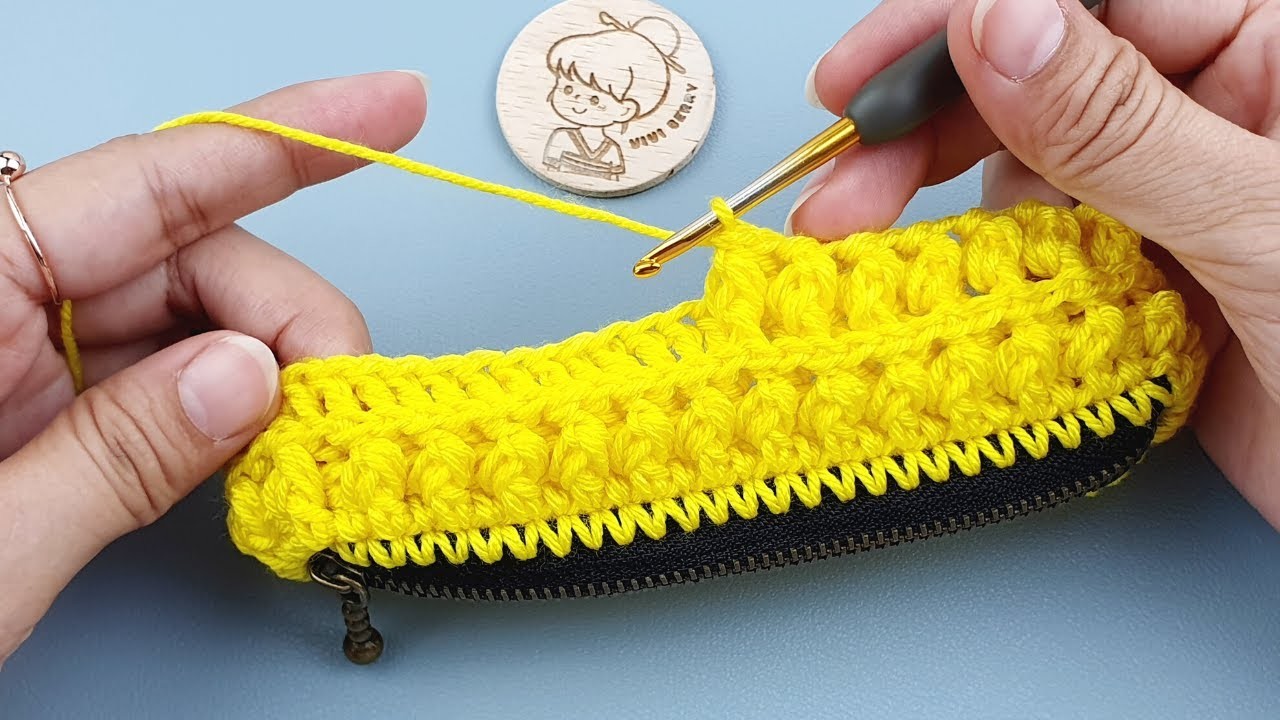 DIY Crochet Zipper Purse | Amazing Yellow Yarn with Beautiful Crochet Stitch Pattern | ViVi Berry