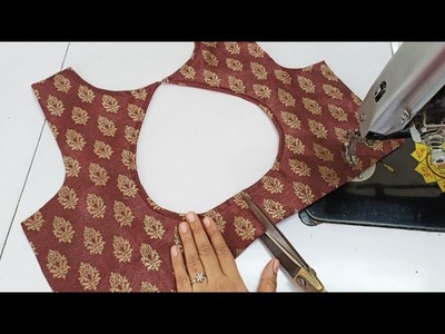 Very popular boat neck blouse design || cutting and stitching back neck blouse design || blouse