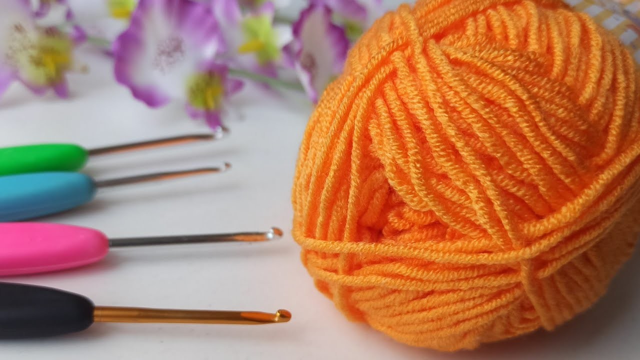 LOOK HOW BEAUTIFUL ! Really SIMPLE and EASY crochet stitch! You sould try. Crochet