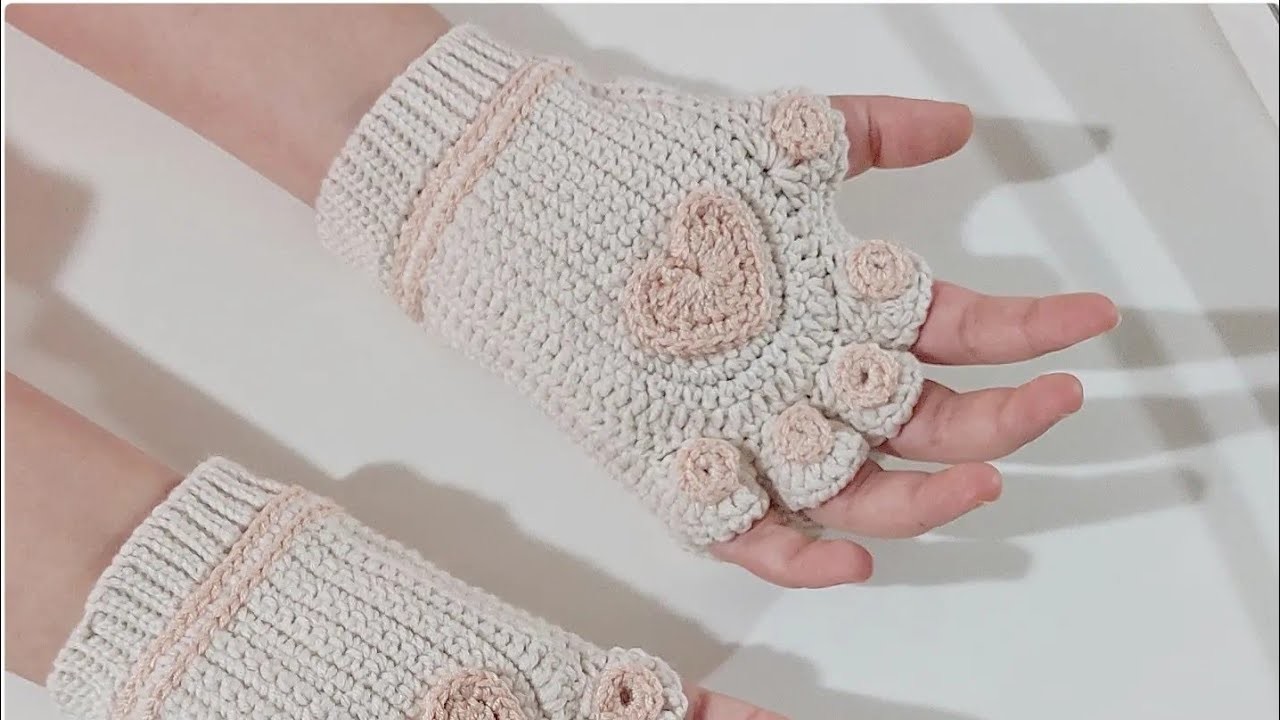 Tığ işi, kedi patili örgü eldiven. crochet cute cat gloves.