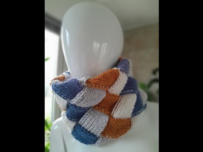 Loomknit a cowl with the entrelacs stitch