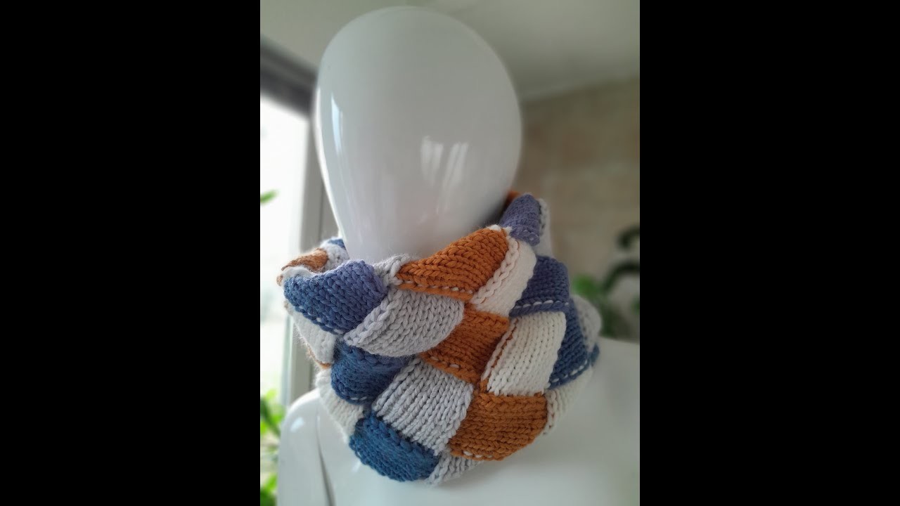 Loomknit a cowl with the entrelacs stitch