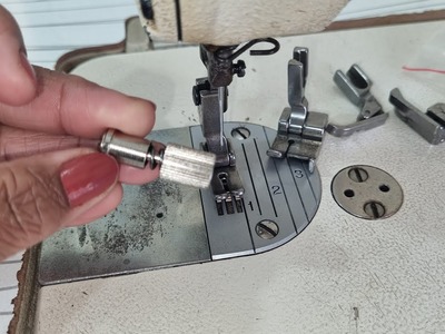 How to Attach and Use presser foot Change screw holder |screw Clamp usage