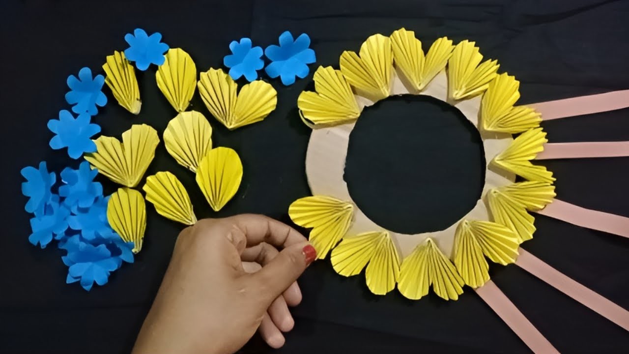 DIY Room Decor. Beautiful Wall Hanging. Easy Paper Craft. Paper Flowers. Handmade