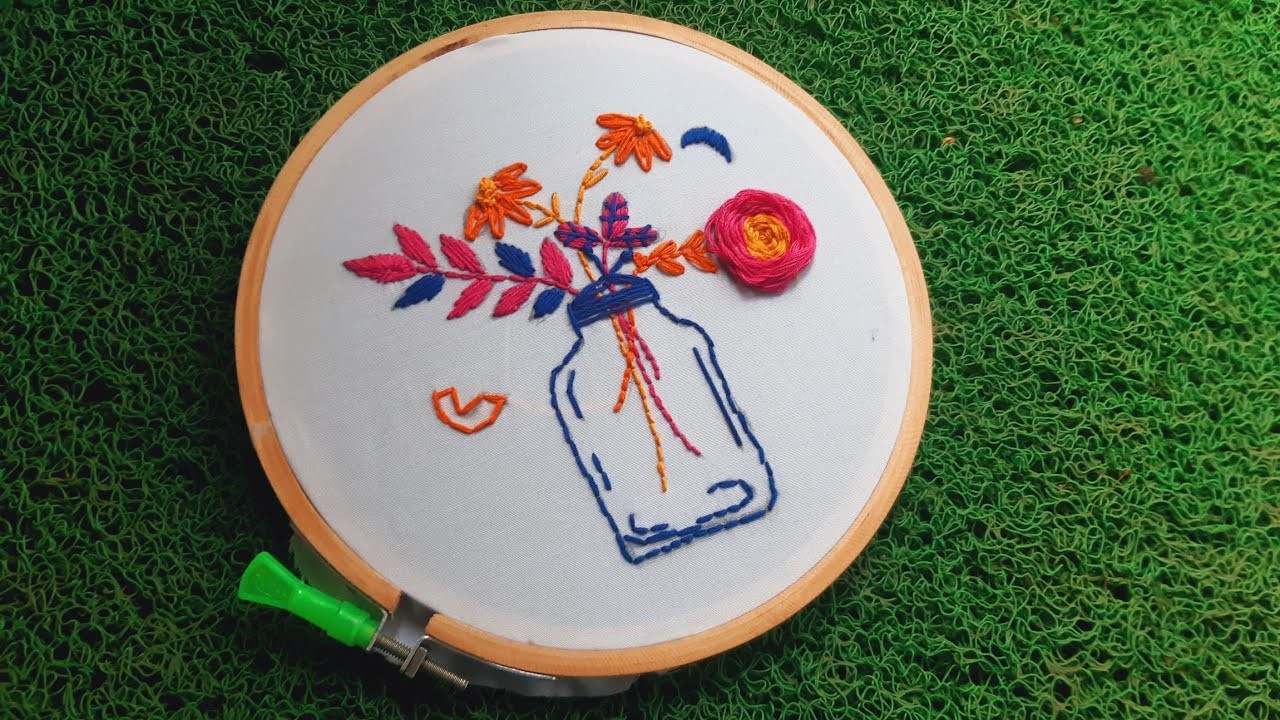 Simple hand embroidery flower. embroidery beginners.hoop art