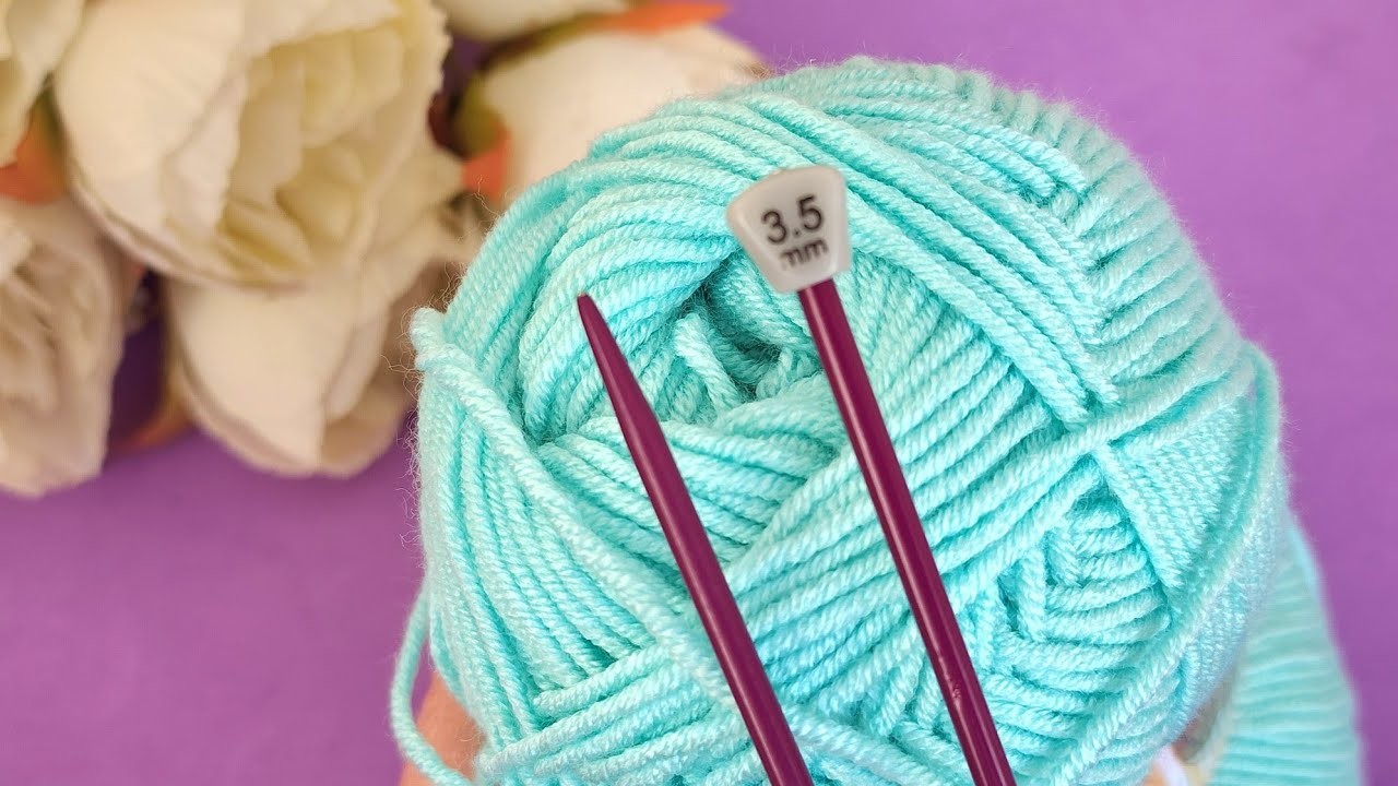 ????You can knit any type of clothing with this stitch! This is so easy and beautiful! two skewers