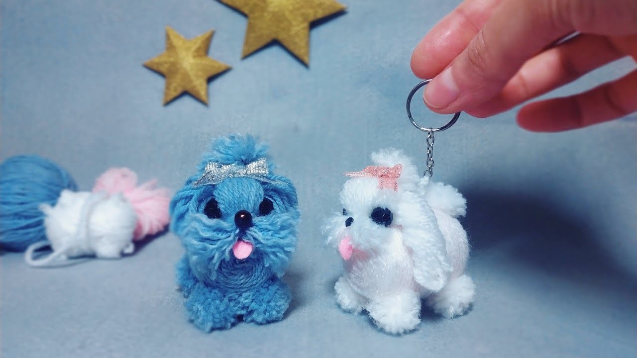 DIY keychain dog from yarn, cute handicraft. Easy tutorial on how to make a yarn keychain, small toy