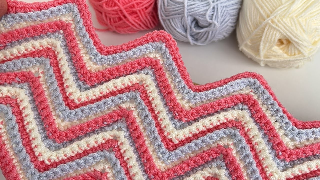 Watch how to knit, slow motion narration knitting teaching