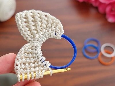 Wow!! super idea ???? How to make an eye catching easy crochet star napkin holder.Tığ işi peçetelik.