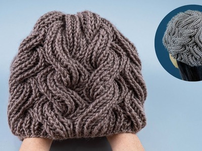A beautiful knitted hat out of a fluffy ribbing - even a beginner can handle it!