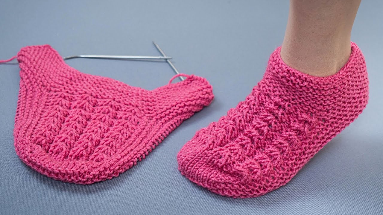 Beautiful knitted socks.slippers without a seam on the sole, simple and easy!