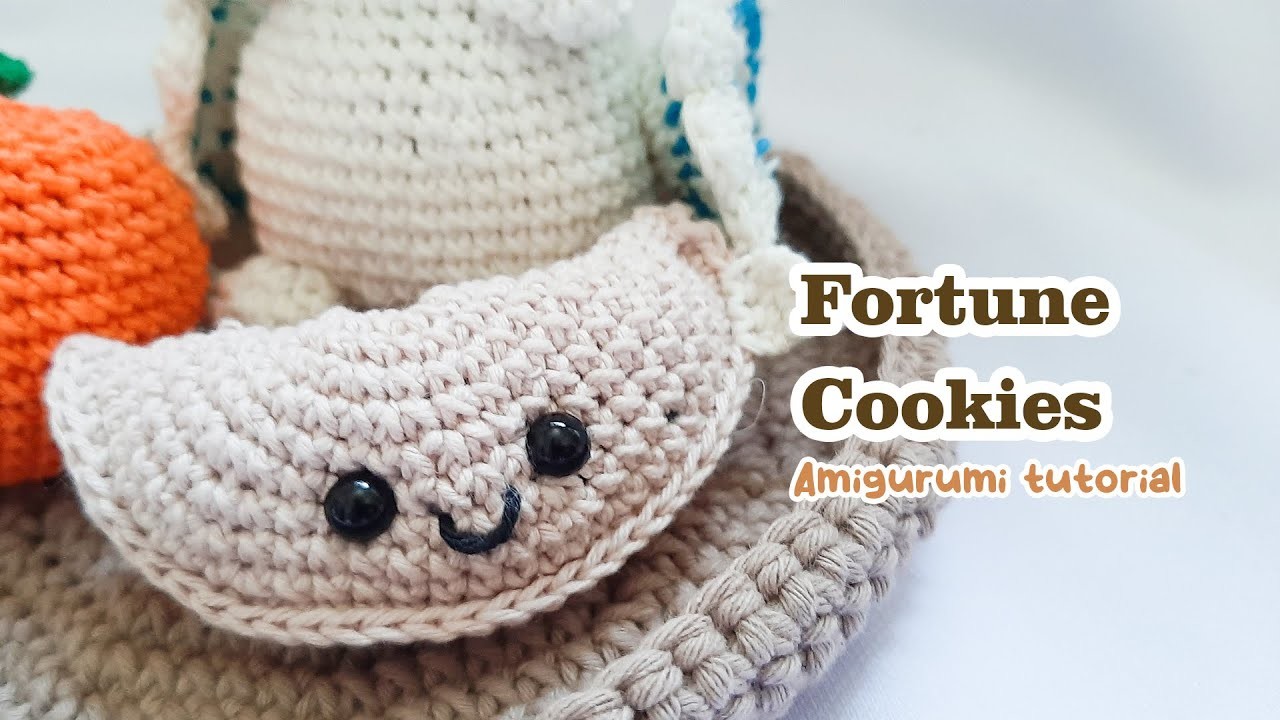 How to crochet amigurumi fortune cookies keychain| free tutorial and pattern
