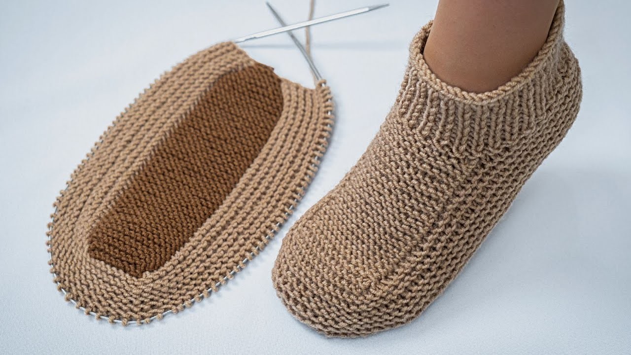 How to knit slippers without a seam on the sole out of 4 stitches - it’s easy and quick!
