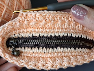 So cute! Crochet zip bag. Star stitch.