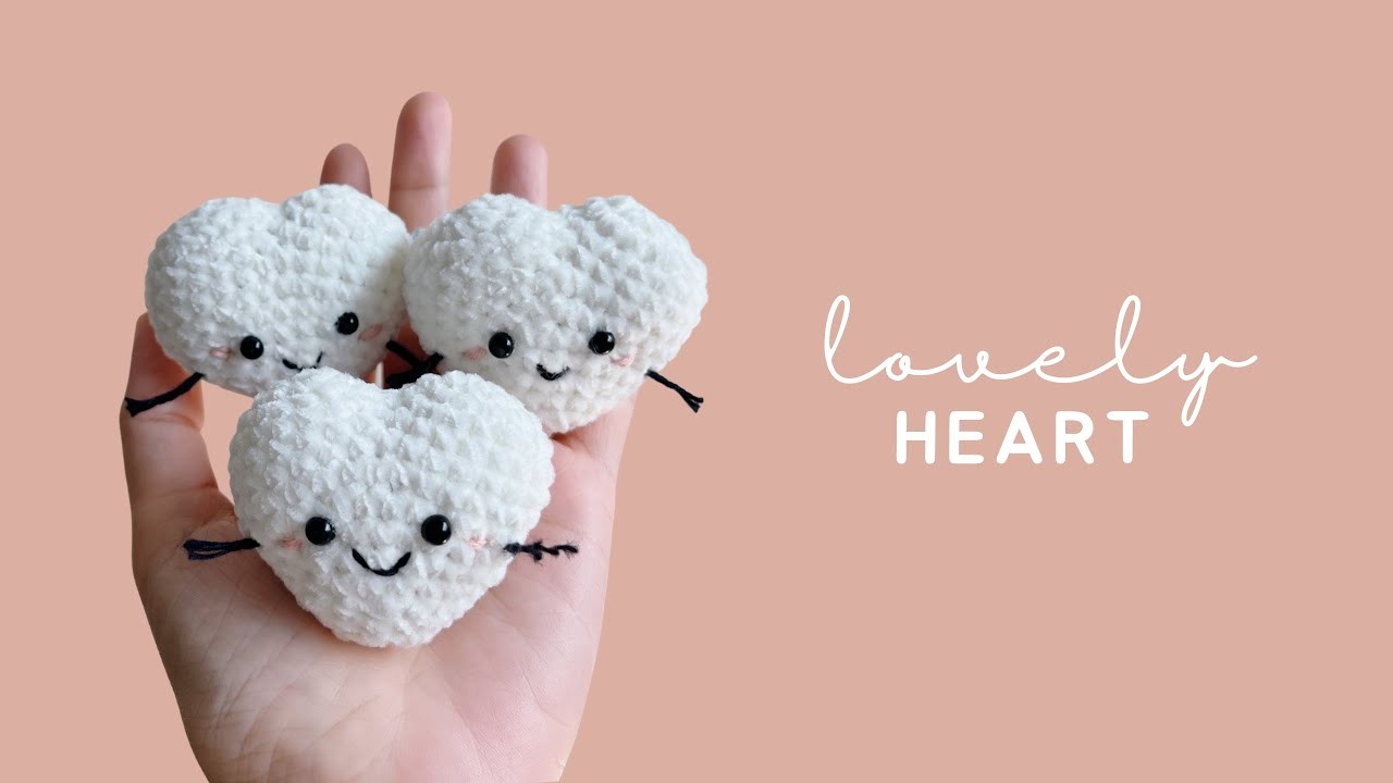 How to crochet the lovely heart amigurumi (step-by-step)