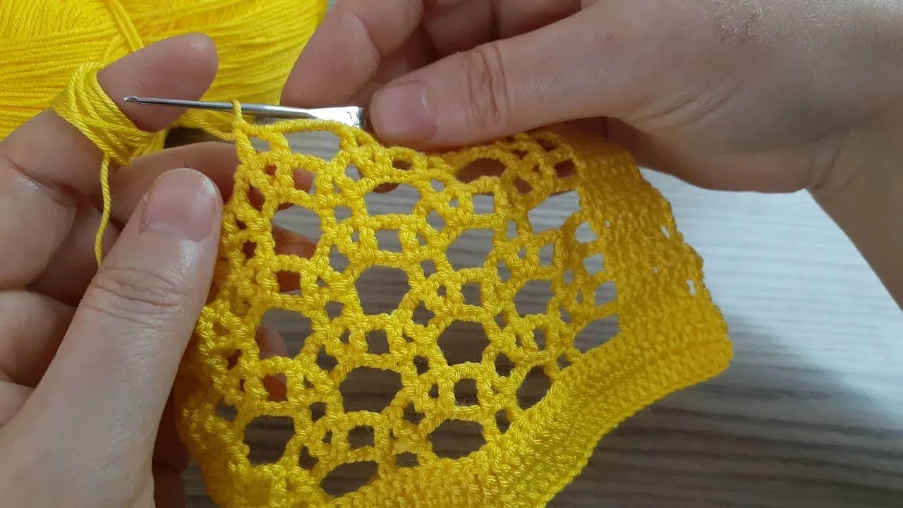 Crochet for Beginners: How to Make a Simple Crochet Flower in 5 Minutes
